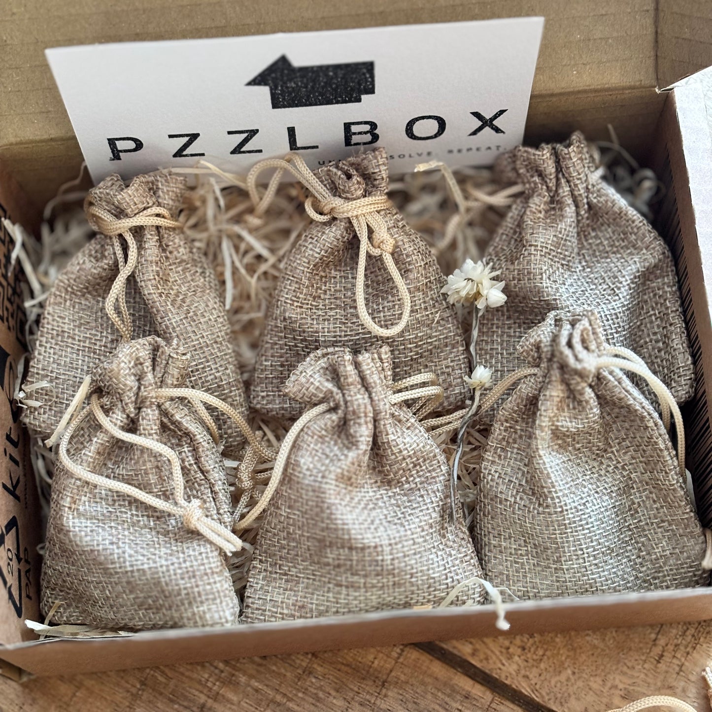 Surprise Box S (6 brainteasers)